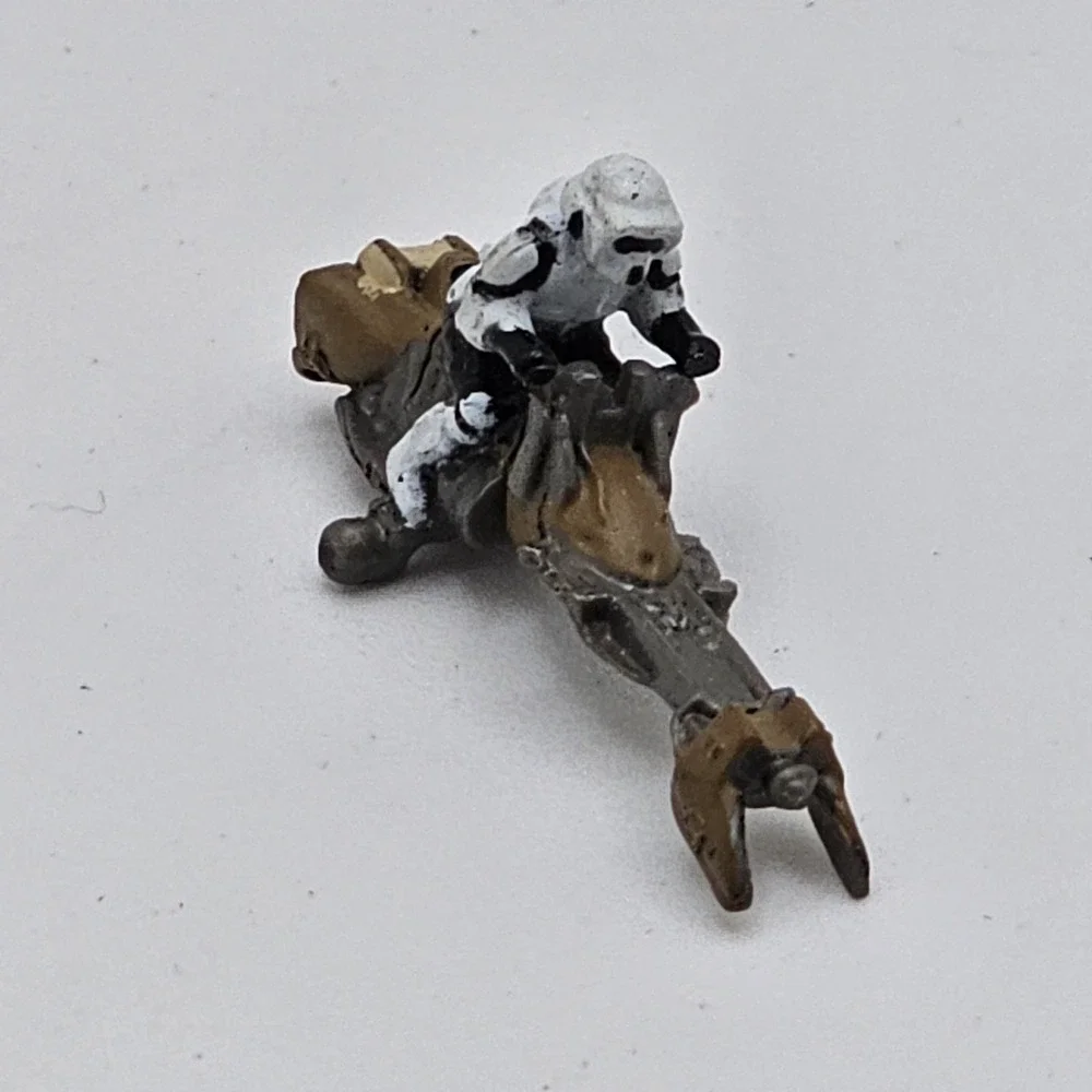 Vintage Micro Machines STAR WARS Speeder Bike  Lot - 2 Bikes 3 Figures